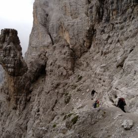 Colonne di roccia durante la ferrata